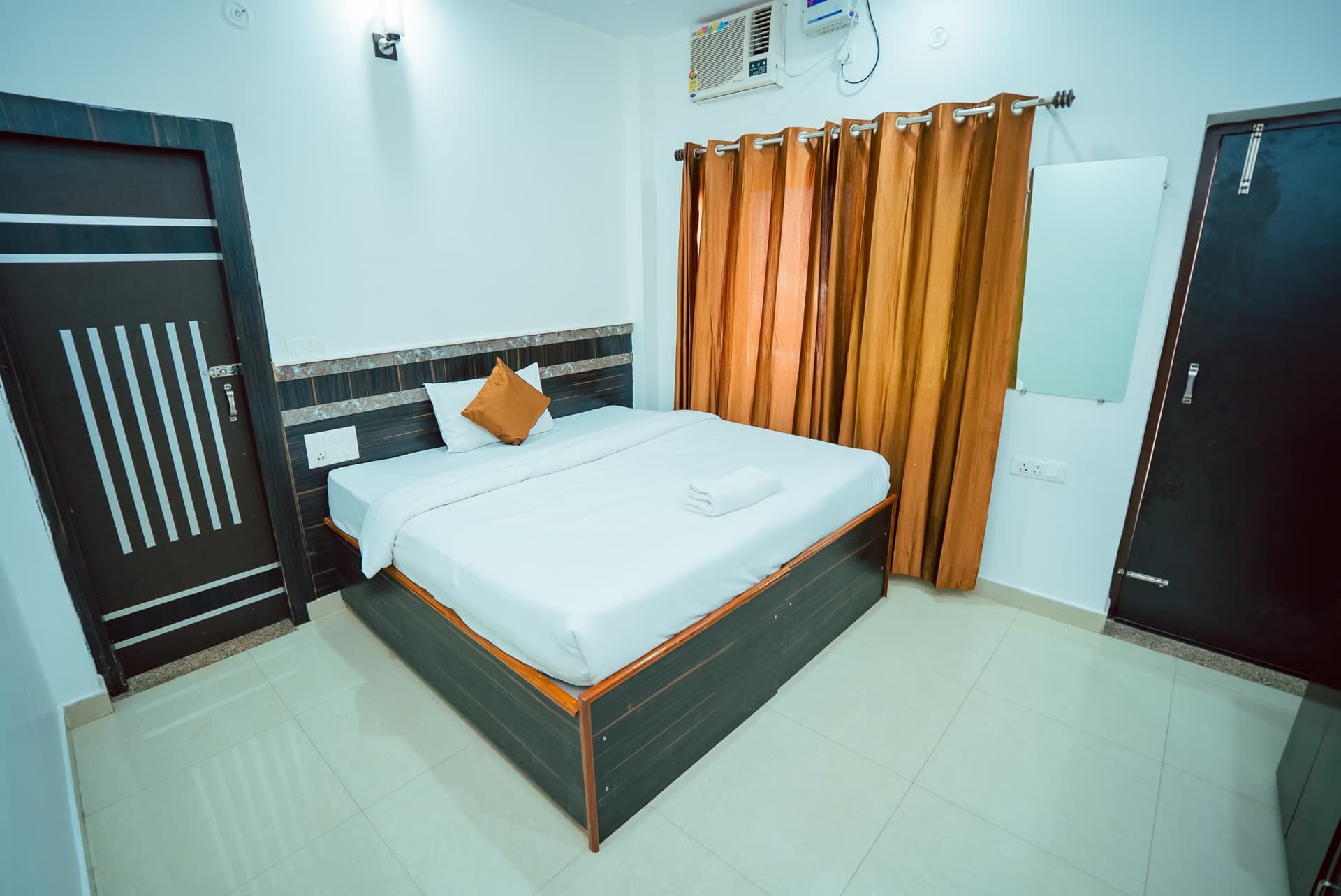 Private room with bed at Sriezaa Yogshala